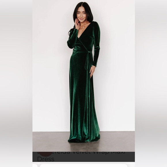 Baltic Born Dresses & Skirts - Baltic Born Women’s Size Medium long sleeve green velvet wrap dress